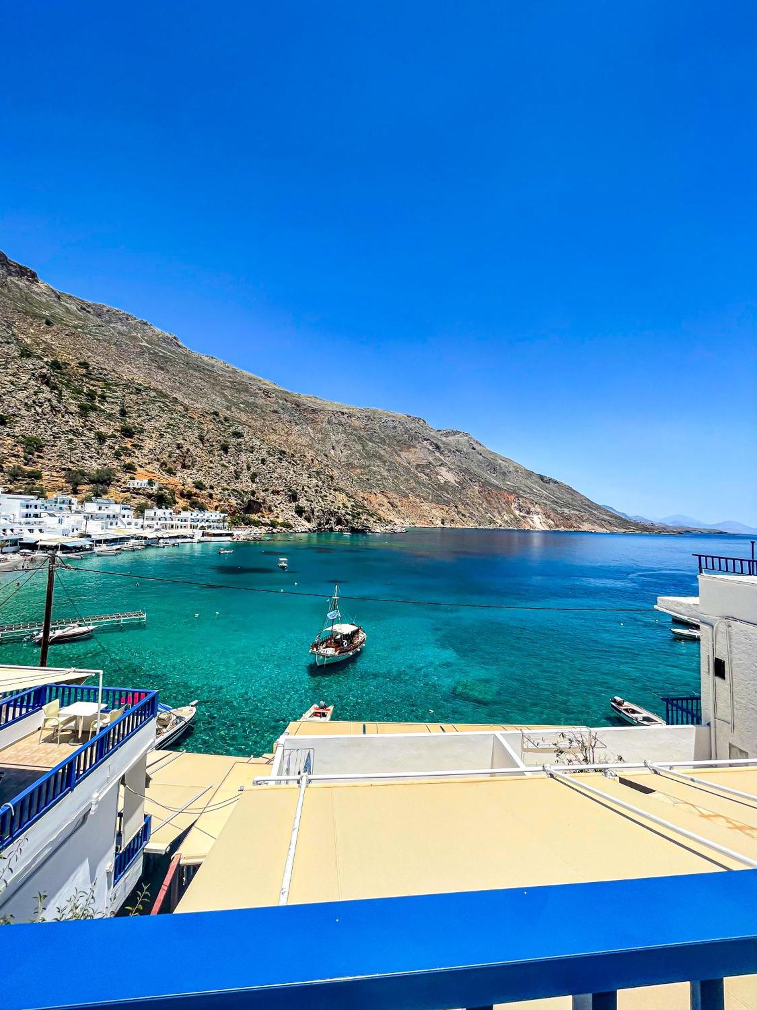 The Blue House Hotel Lutró Kültér fotó